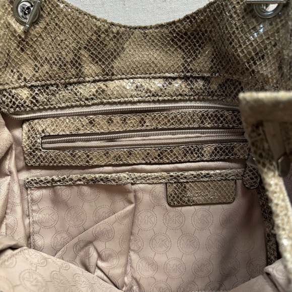 Michael Kors Jet Set Chain Faux Snakeskin Shoulder Tote - Picture 5 of 11